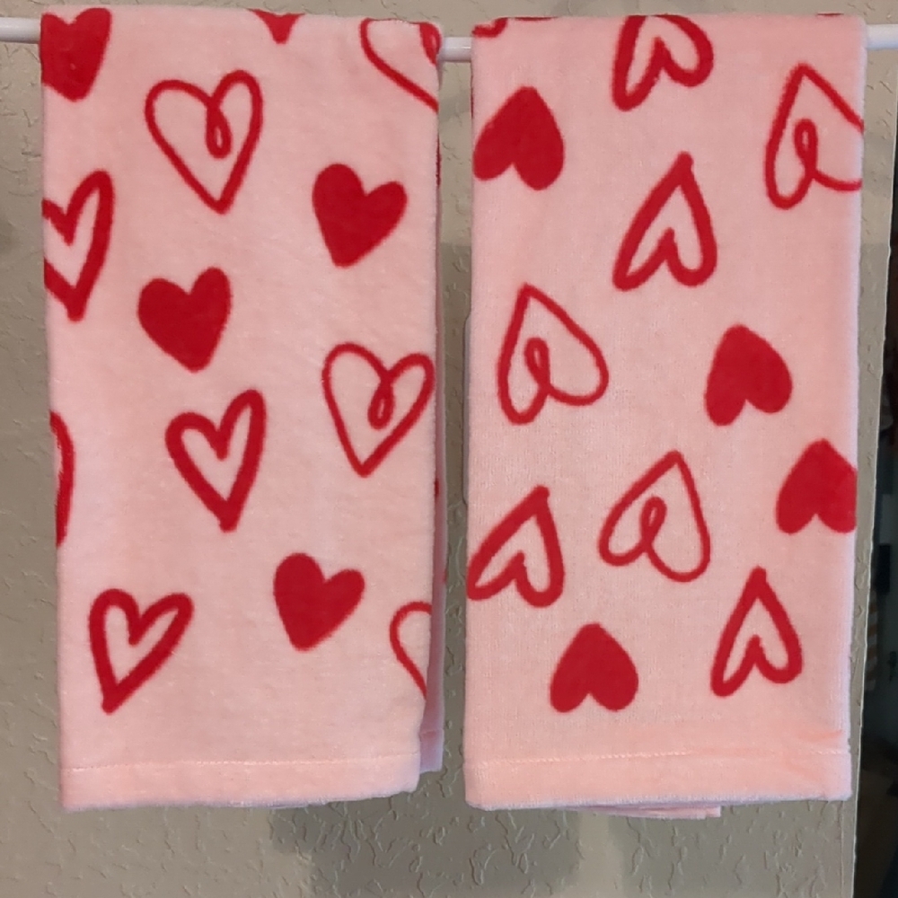 NWOT Pink and Red Heart Patterned Towels